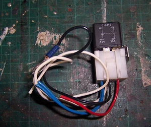 12V - 30A - Automotive Changeover Relay 30A & 5-Pin Socket Holders for Car Motor - Picture 1 of 2