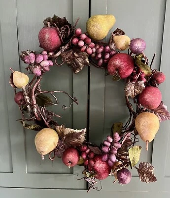 "Corona de ramita de frutas azucaradas manzanas peras granadas uvas hojas aproximadamente 16"" usada en excelente estado" Foto 1 de 4