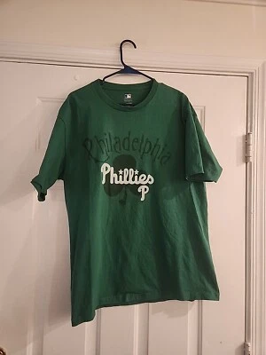 Rare Philadelphia Phillies Green Irish Shamrock Size L Short Sleeve  - Image 1 of 4