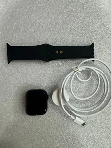 Apple Watch Series 7 41mm Midnight Aluminum Case (Band Color: Midnight) - Photo 1 sur 6