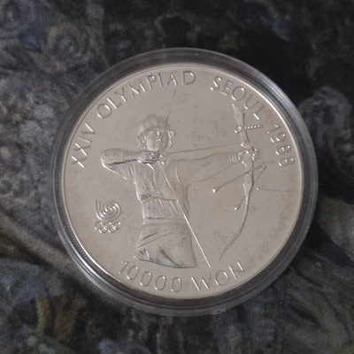 1988 SILVER SOUTH KOREA 10000 WON OLYMPIC PROOF ACHERY 1 OZ COIN WITH CERT. - Image 1 of 4