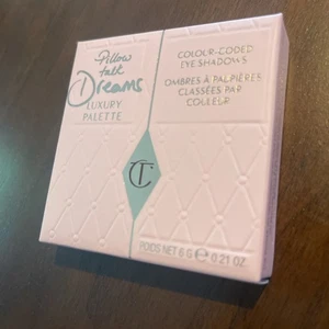 Paleta de lujo Charlotte Tilbury almohada Talk Dreams sombra de ojos cuádruple precio de venta sugerido por el fabricante $55 nueva en caja - Imagen 1 de 4