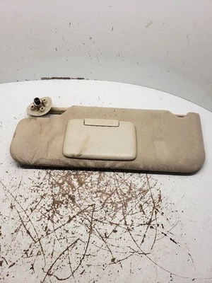 Used Left Sun Visor fits: 2006 Ford Taurus from/12/01/03 L. w/o Illumination Lef - Image 1 of 4