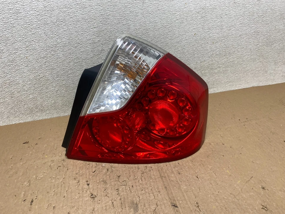 2006 2007 Infiniti M35 M35X M45 Right Passenger Side Tail Light Oem U0644 DW - Image 1 of 4