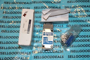 Telemecanique SGC-8025 Magnet Switch New - Picture 1 of 2