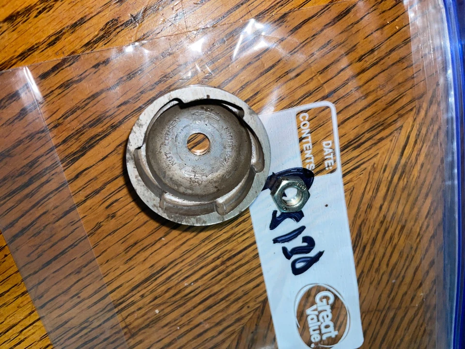 STIHL FS130 FS100 FS90 FS 110 TAZA DE ARRANQUE DE RETROCESO CON PERNO FABRICANTE DE EQUIPOS ORIGINALES ENVÍO GRATUITO Foto 1 de 1