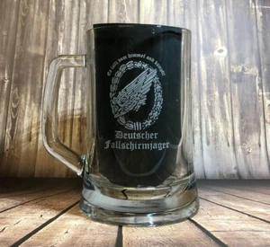 Cisterna incisa in vetro birra mega pinta Fallshirmjager paracadutista tedesco - Foto 1 di 1
