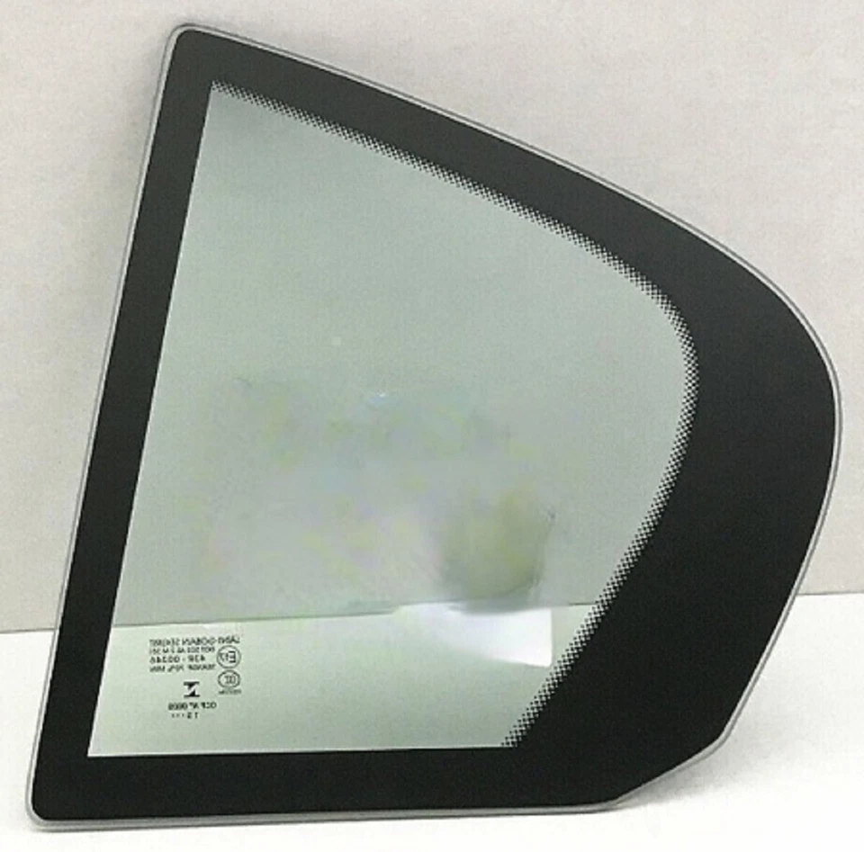 适用于宝马 M3 2008 - 2012 4 门轿车司机左侧后通风玻璃窗 — 第 1/1 张图片