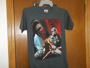 Star Wars Kylo Ren und Capt. Phasma Design T-Shirt Neu mit Etikett Small - Bild 1 von 2
