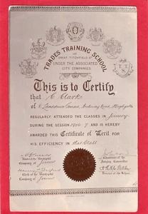 Trades Training School London C Clark Highgate for Joinery Address given AT139 - Foto 1 di 2
