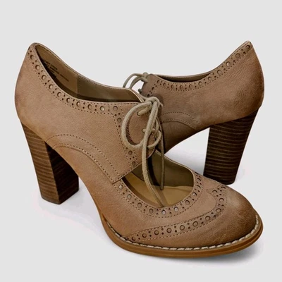 Wingtip Oxford Heels Size 7.5 Tan Dress Shoes Suede Lace Up Chunky Block Retro  - Image 1 of 4