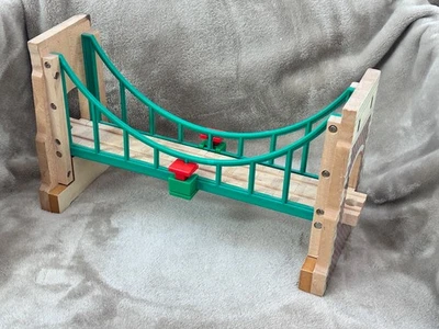 Puente colgante de madera Thomas The Train Sodor 14" Foto 1 de 4
