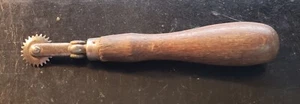 HERRAMIENTA DE CUERO RUEDA DE PUNTADA VINTAGE SIN MARCA - Imagen 1 de 3