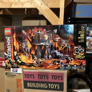 Damaged Box LEGO Ninjago: Journey to the Skull Dungeons (71717) - Picture 1 of 3
