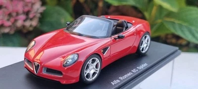 Spark Alfa Romeo 8C 2004 1:43 Foto 1 de 4