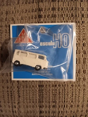 Eko 2029 Ford FK1000 Ambulance H0 Scale (White) Train / Slot Car Layouts.  NOS  - Image 1 of 4