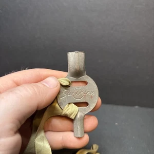 DE COLECCIÓN ANTIGUA BICICLETA TRICICLO SOL HERRAMIENTA ESPECIAL LLAVE DOS TAMAÑOS - Imagen 1 de 5