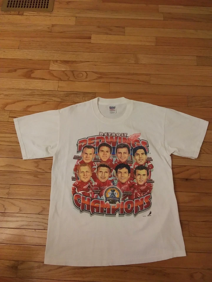 Camiseta Detroit Red Wings NHL Vintage Gildan 2002 Stanley Cup Champs Para Hombre L Foto 1 de 4