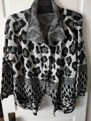 Joseph A. 1X Woman Open Front  Cardigan Pockets Black/Gray Leopard Print Soft - Image 1 of 4