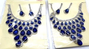 Collar llamativo imitación zafiro azul/estrás transparente con pendientes - 2 juegos nuevo en caja - Imagen 1 de 16