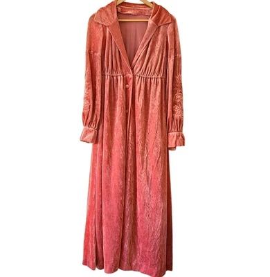 Plumero largo de terciopelo rosa manga bordada bohemio victoriano romántico Foto 1 de 4