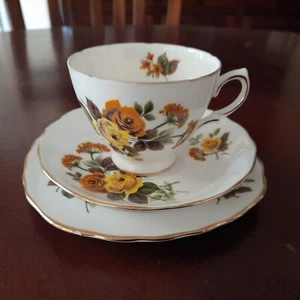 QUEEN ANNE  TRIO  TEACUP SAUCER PLATE BONE CHINA  No 8789B   #ws - Bild 1 von 5