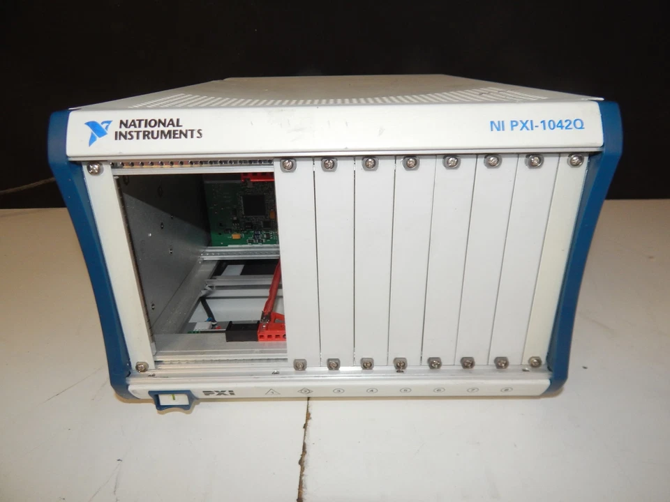 ^^ NATIONAL INSTRUMENTS Ni PXI-1042Q 8 Schlitz Chassis (TJD67) - Bild 1 von 4