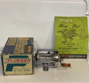 Mulinello da colata esca eolica livello Pflueger Akron 1893L 1965 con scatola e manuale - Foto 1 di 19