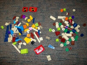 LEGO LOTE 1/2 libra principalmente ladrillos redondos 2x2 colores y formas aleatorias ¡LIMPIO! - Imagen 1 de 3