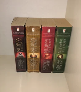 George R.R. Martin Set Of The First 4 Game Of Thrones Books - Imagen 1 de 10