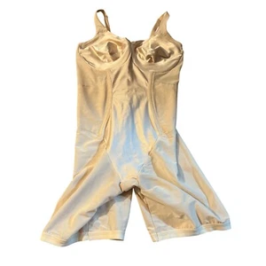 Vintage Damen Beige Ganzkörper Shapewear 36D Größe Nylon & Elasthan Mischung Verstellbar - Bild 1 von 3