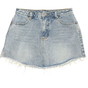 Ihr ganzer Name sagt Grace Festival leichter Denim Minirock ausgefranster Saum - Bild 1 von 10