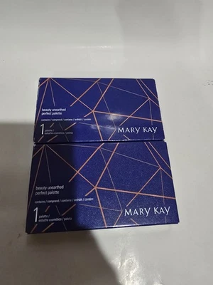 "Paquete de dos paletas perfectas Mary Kay Beauty desenterradas, sin rellenar, 5"" x 3""" Foto 1 de 2