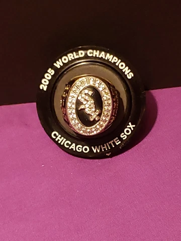 Chicago White Sox World Series 2005 Champions Commemorative Ring with stand Cover