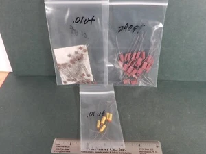 Domino Mica Capacitors 240pf and Other Capacitors Shown - Imagen 1 de 4