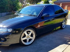Vx Hsv R8 holden commodore - Picture 1 of 12