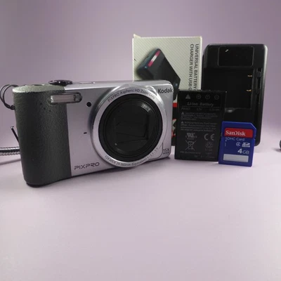 Kodak Digital Camera PixPro FZ151 16.1MP Silver Tested Full Working Set - Image 1 of 4