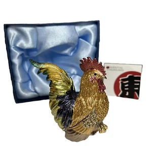 Caja de baratija de gallo firmada Suh certificado de autenticidad cristales esmaltados tesoros orientales pollo - Imagen 1 de 15