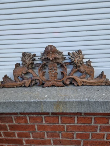 antiques pediment Cover