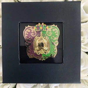  RARE Disneyland CLUB 33 Mardis Gras Flip Top Pin 2018 LE 1500 Limited Edition - Picture 1 of 3