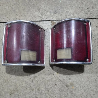 Luces traseras para camioneta Chevrolet GMC Suburban 1973-1987 luz trasera derecha cromada OEM Foto 1 de 4