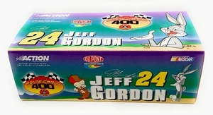 Jeff Gordon #24 Dupont Looney Tunes Bugs Bunny 2001 Chevrolet Monte Carlo 1:24 - Picture 1 of 14
