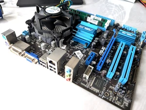 ASUS P5G41T-M LE + Intel Core™2Quad Q8400 + 8GB | Kit Scheda Madre 775 - Foto 1 di 5