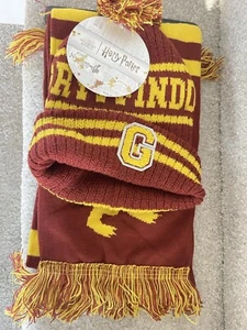 Harry Potter Beanie Hat and Scarf Set, Hogwarts Collegiate Winter Knit - Picture 1 of 3