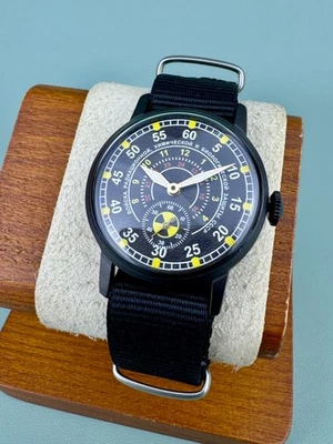 Relógio de pulso mecânico POBEDA USSR proteção química radiação militar soviético - Imagem 1 de 4