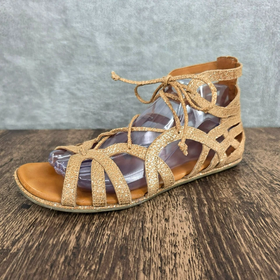 Gentle Souls Kenneth Cole Break My Heart Sandals 8.5 M Gold Leather Gladiator - Image 1 of 4