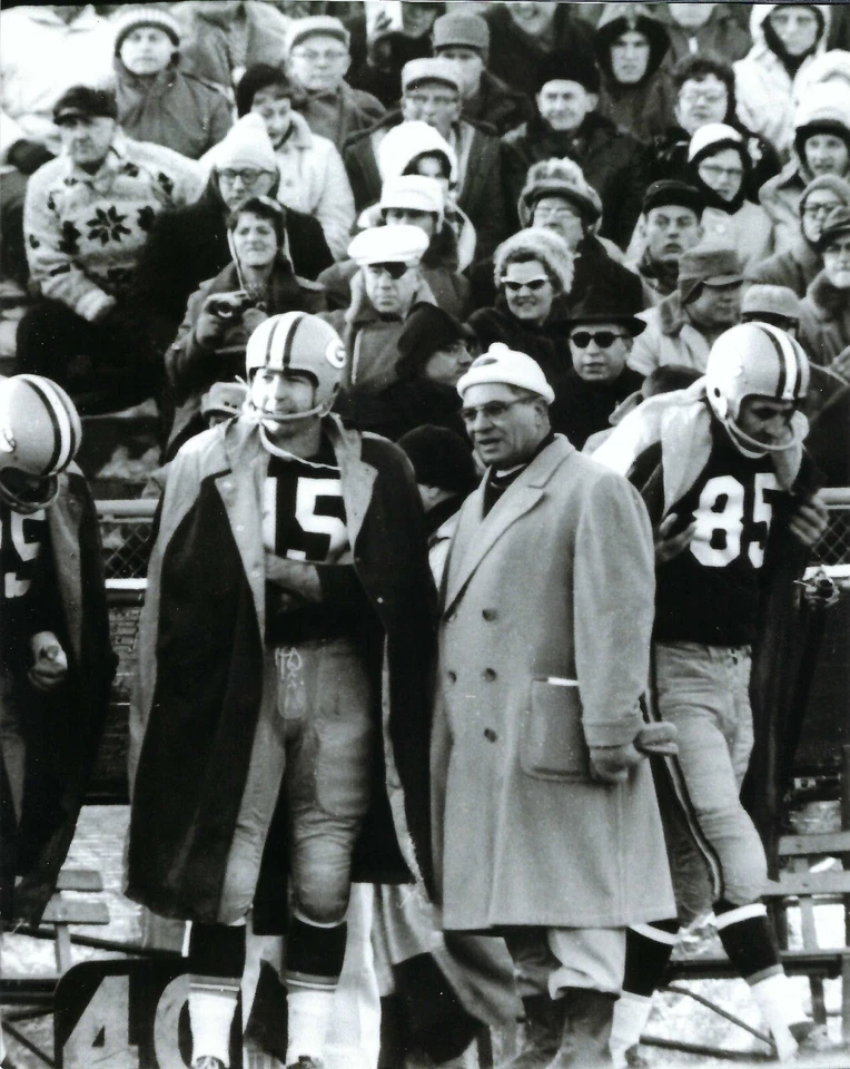 VINCE LOMBARDI & BART STARR 8X10 PHOTO GREEN BAY PACKERS FOOTBALL PICTURE NFL - Image 1 of 1