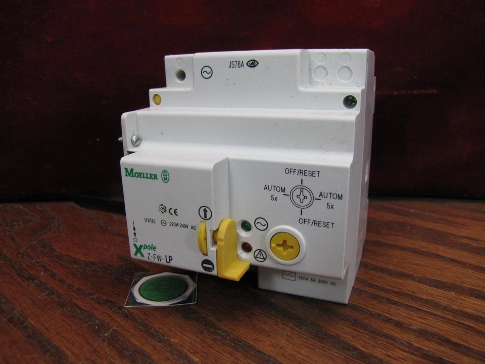 Dispositivo de cierre automático Moeller Z-FW-LP Eaton 220-240vac para disyuntores Foto 1 de 1