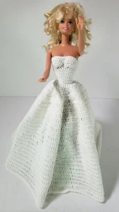 Barbie abito da sposa fatto a mano uncinetto abito da sposa 1976 biondo capelli grandi bambola lotto - Foto 1 di 12