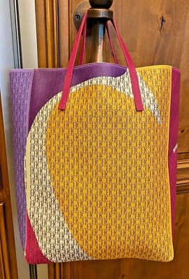 BOLSO DE MANO CAROLINA HERRERA CUERO LOGO EDITOR Foto 1 de 4